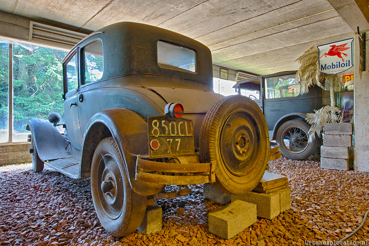 URBANEXPLORATION.NL Old Royal Cars Belgium