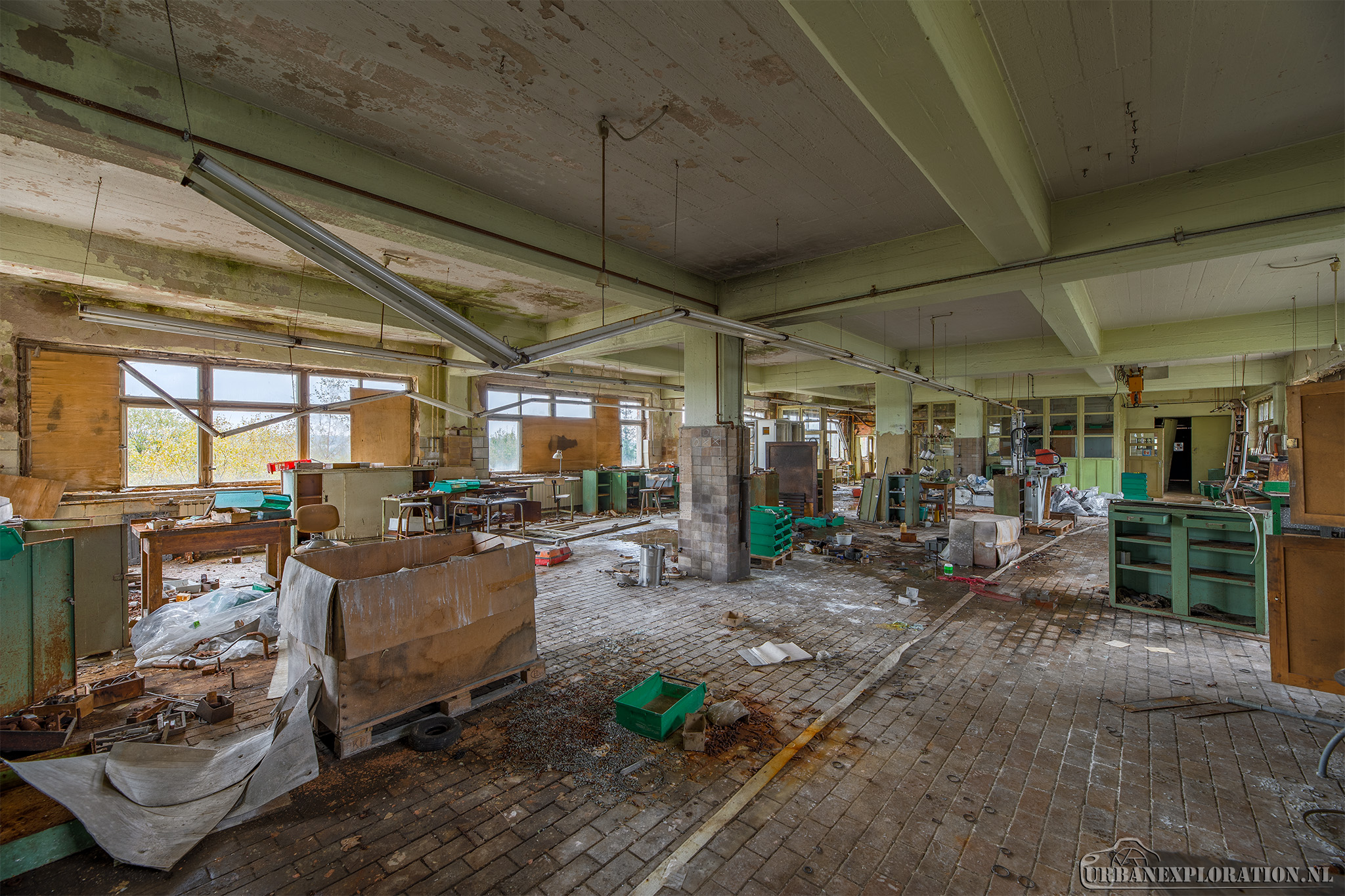 URBANEXPLORATION.NL VEB Plaste / Plastic Factory Germany