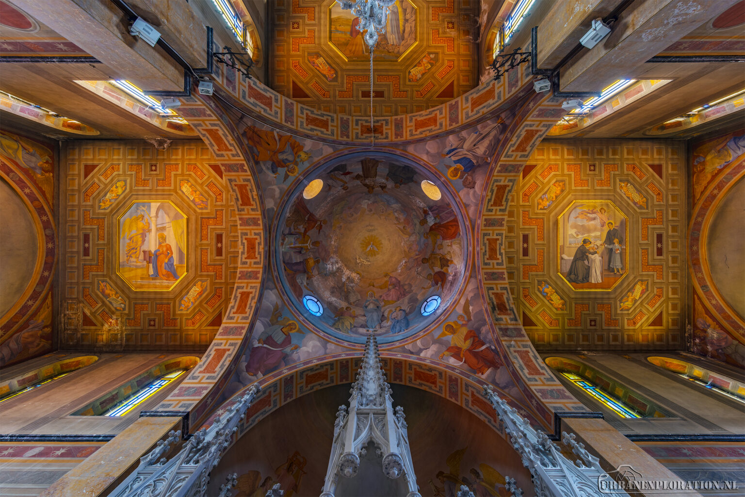 Abandoned hospital church in Italy photographed during urban exploration